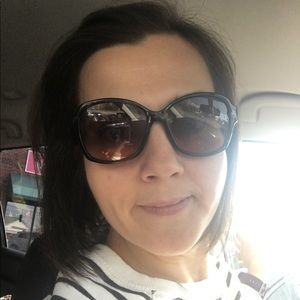 Meet your Posher, Elaine